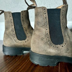 Women’s Originals High Top Boots in Rustic Brown, in AU size 4.